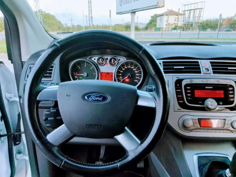 Ford Kuga 2.0.140кс., снимка 14 - Автомобили и джипове - 47540959