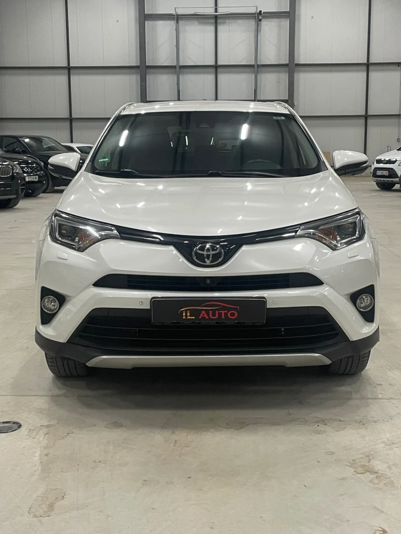 Toyota Rav4 2.0D4D/Facelift/Камера/ подгрев/Кожа/Топ!!!, снимка 3 - Автомобили и джипове - 47262240