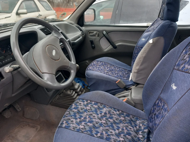 Nissan Terrano 4x4 бензин , снимка 9 - Автомобили и джипове - 49322820