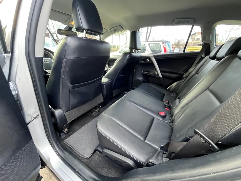 Toyota Rav4, снимка 16 - Автомобили и джипове - 53521818
