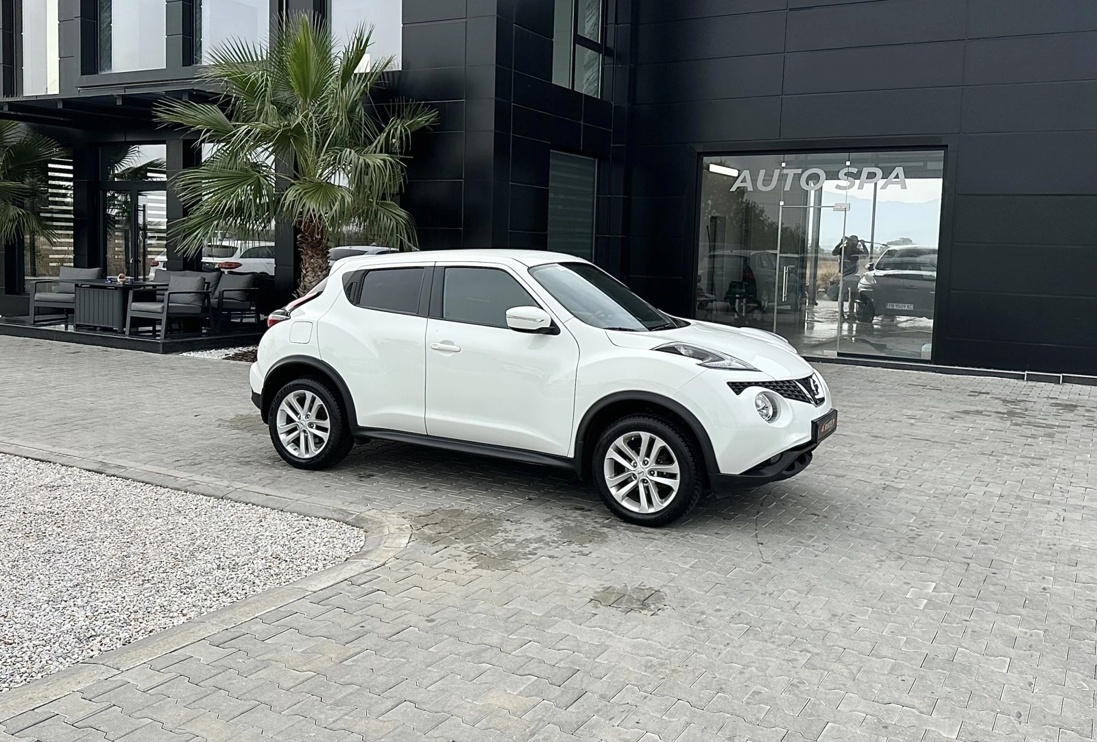 Nissan Juke 1.6i Автоматик * Facelift*  - изображение 3