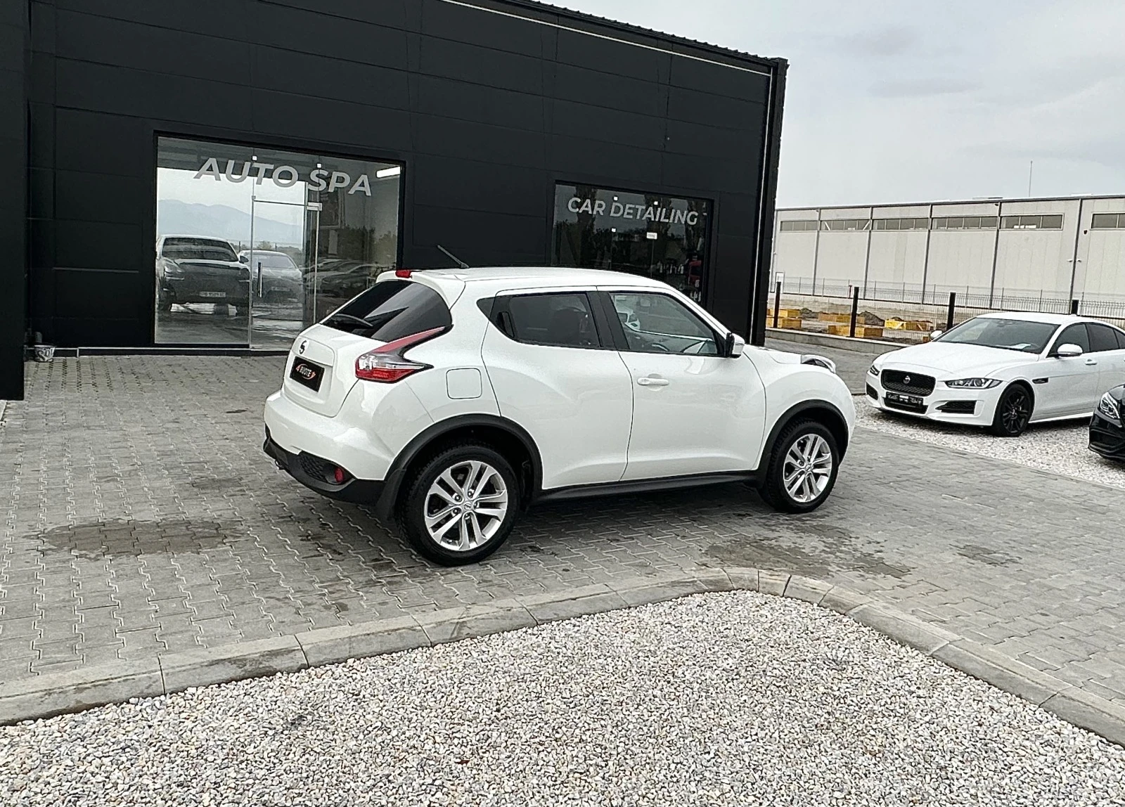 Nissan Juke 1.6i Автоматик * Facelift*  - изображение 4