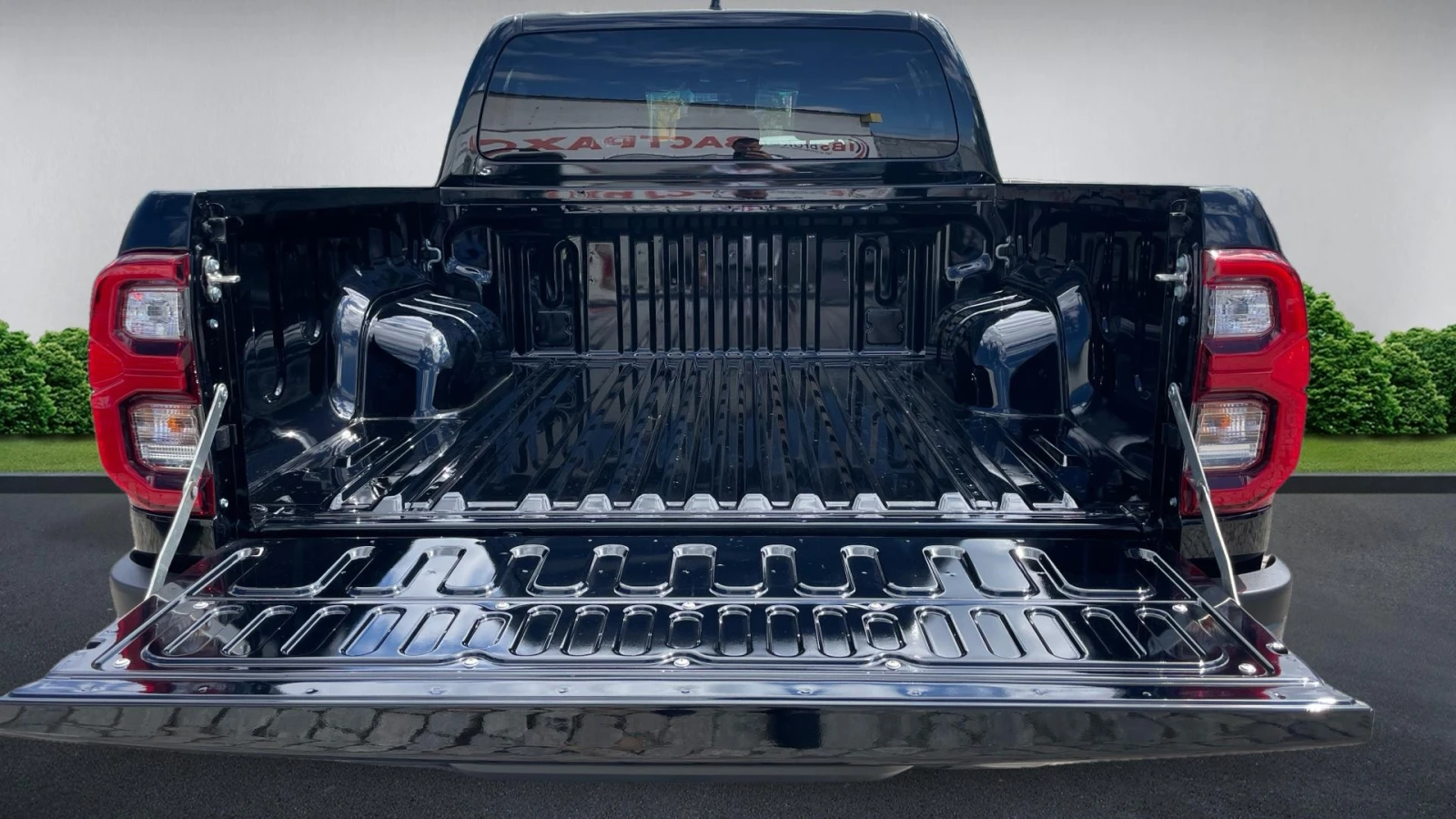 Toyota Hilux INVINCIBLE JBL 48V 2.8, Месечна вноска от 647 лв. - изображение 10