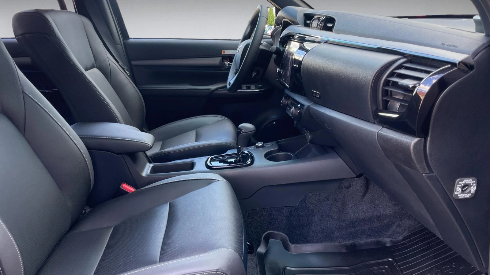 Toyota Hilux INVINCIBLE JBL 48V 2.8, Месечна вноска от 647 лв. - изображение 6