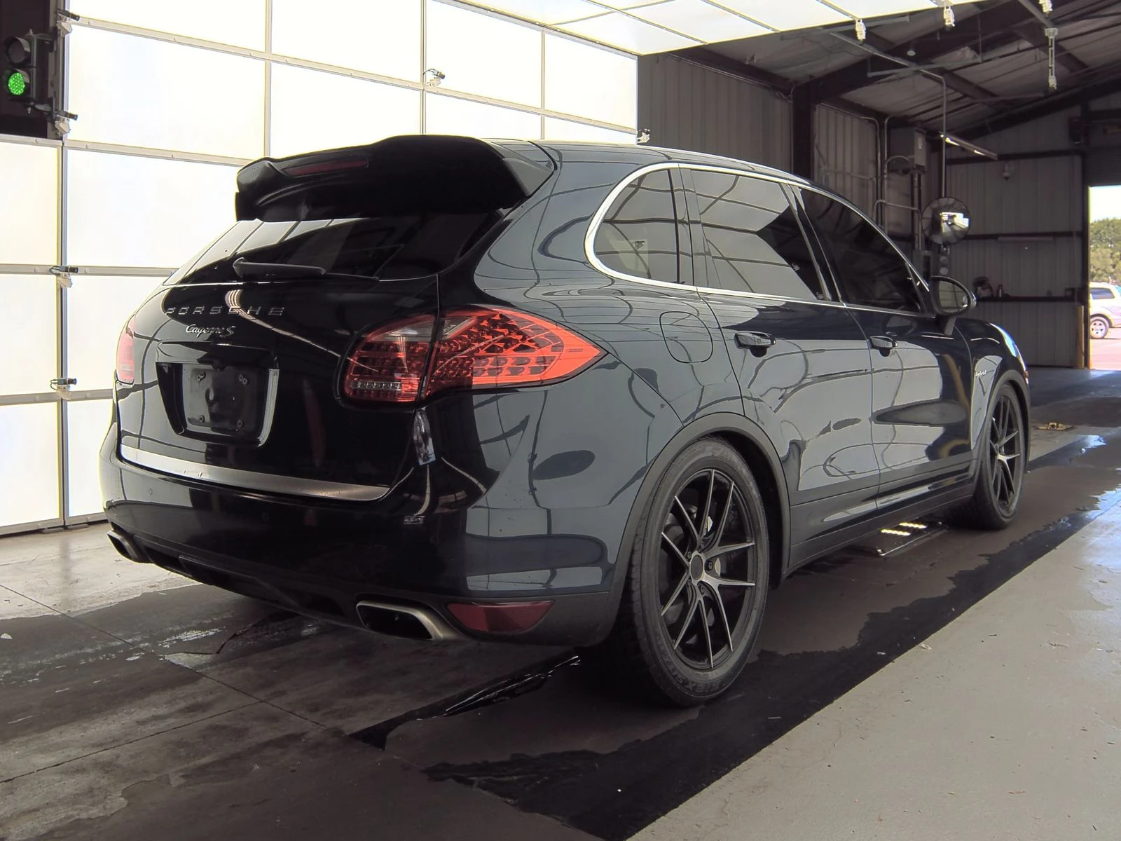 Porsche Cayenne S* BOSE* ВЪЗДУХ* LANE ASSIST* ОБДУХ* ПОДГРЕВ* КАМЕ - изображение 6