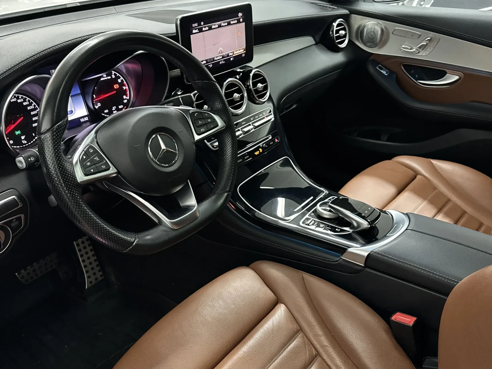 Mercedes-Benz GLC 43 AMG * 360 * NIGHT VISION * CARFAX * БЕЗ ПЪРВОНАЧАЛНА В - изображение 10
