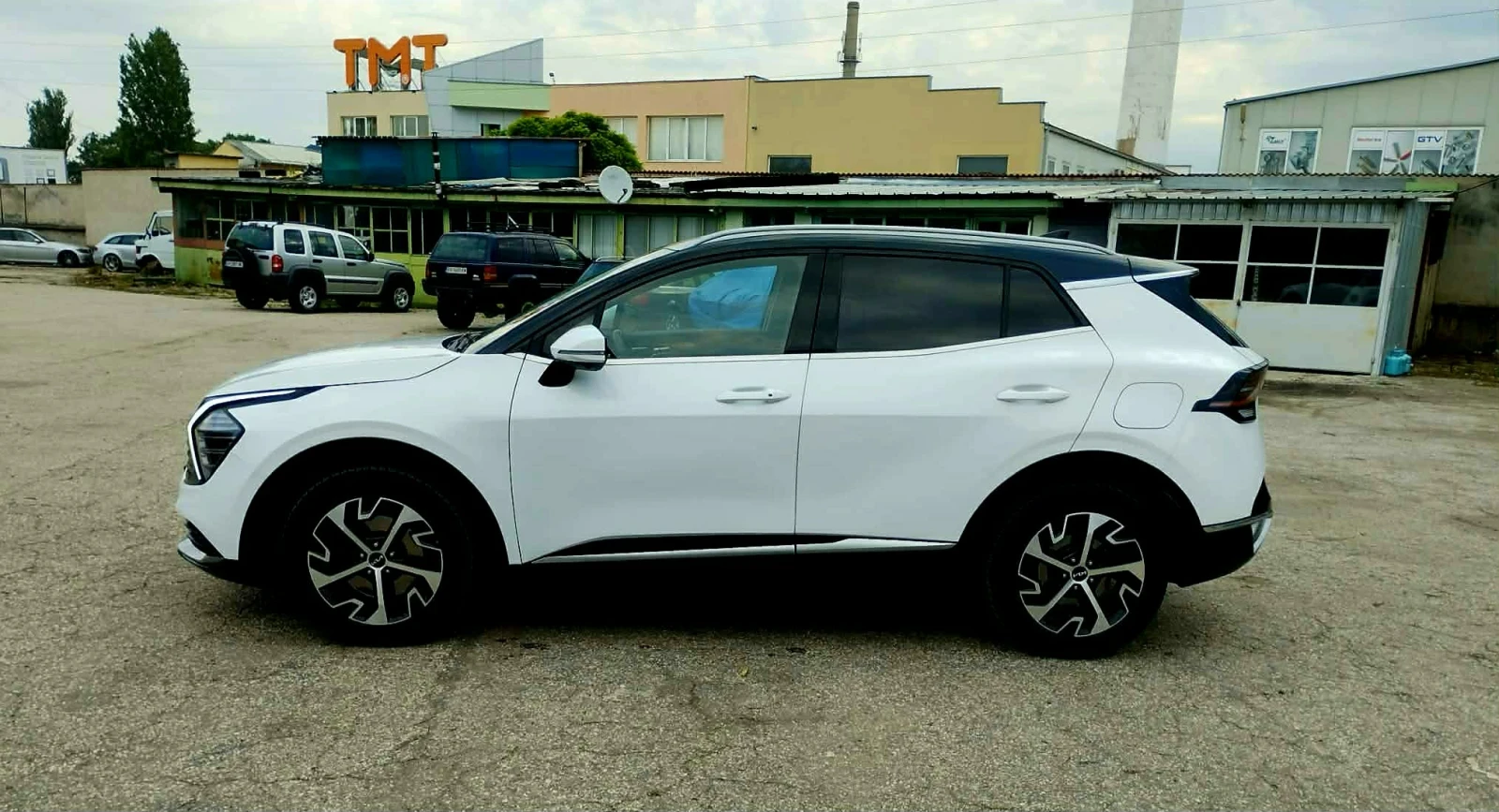 Kia Sportage, снимка 9 - Автомобили и джипове - 52920344