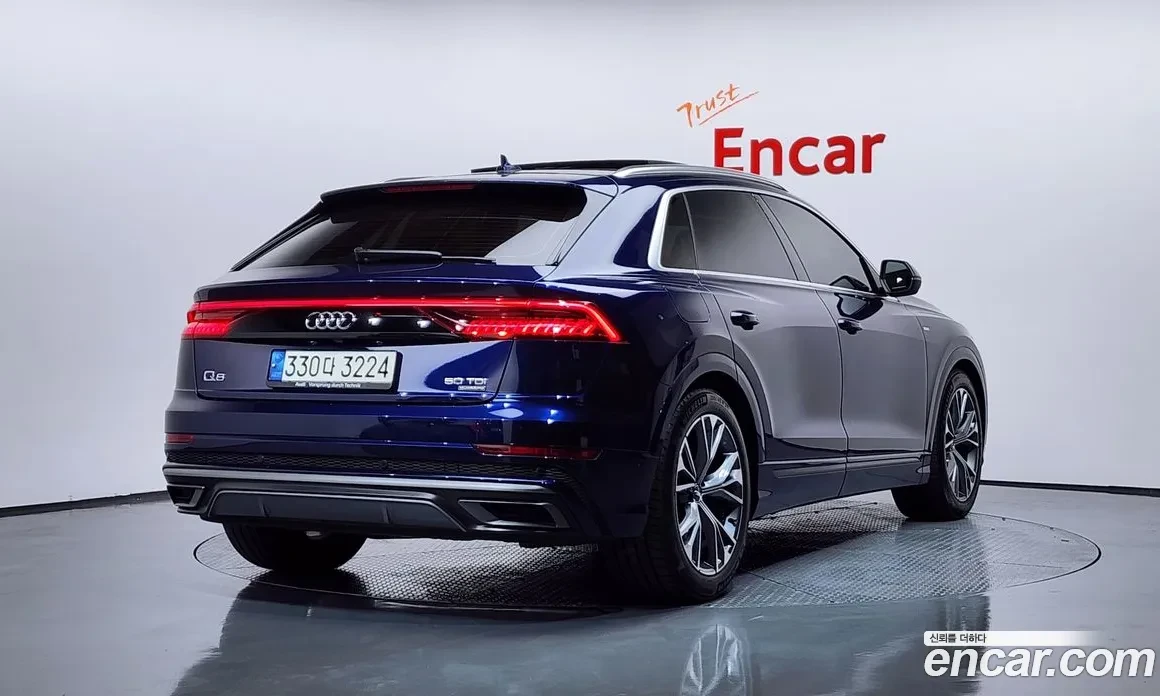 Audi Q8 2021г/8000кю/ намира се в Корея, снимка 2 - Автомобили и джипове - 54481949