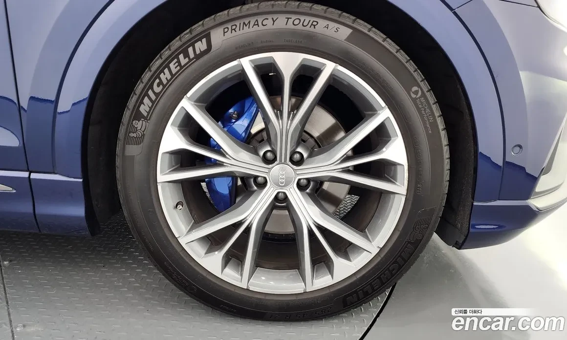 Audi Q8 2021г/8000кю/ намира се в Корея, снимка 5 - Автомобили и джипове - 54481949