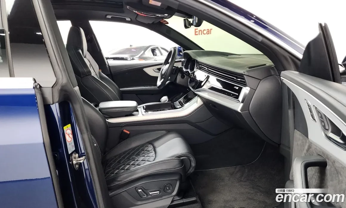 Audi Q8 2021г/8000кю/ намира се в Корея, снимка 10 - Автомобили и джипове - 54481949