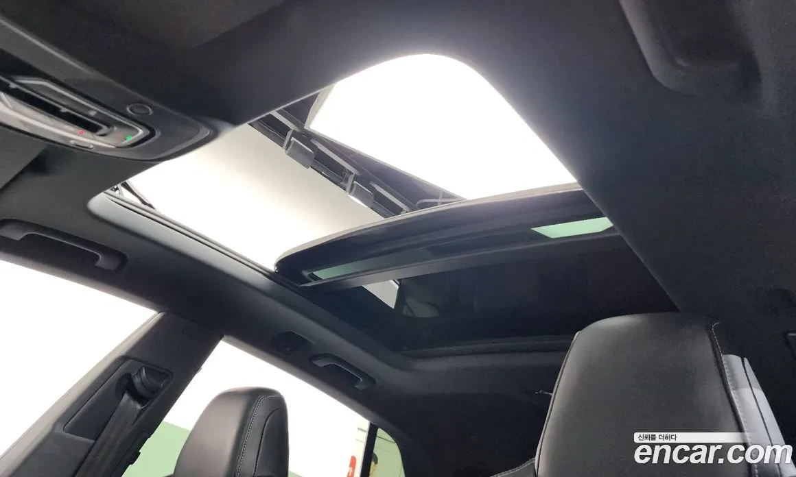 Audi Q8 2021г/8000кю/ намира се в Корея, снимка 13 - Автомобили и джипове - 54481949