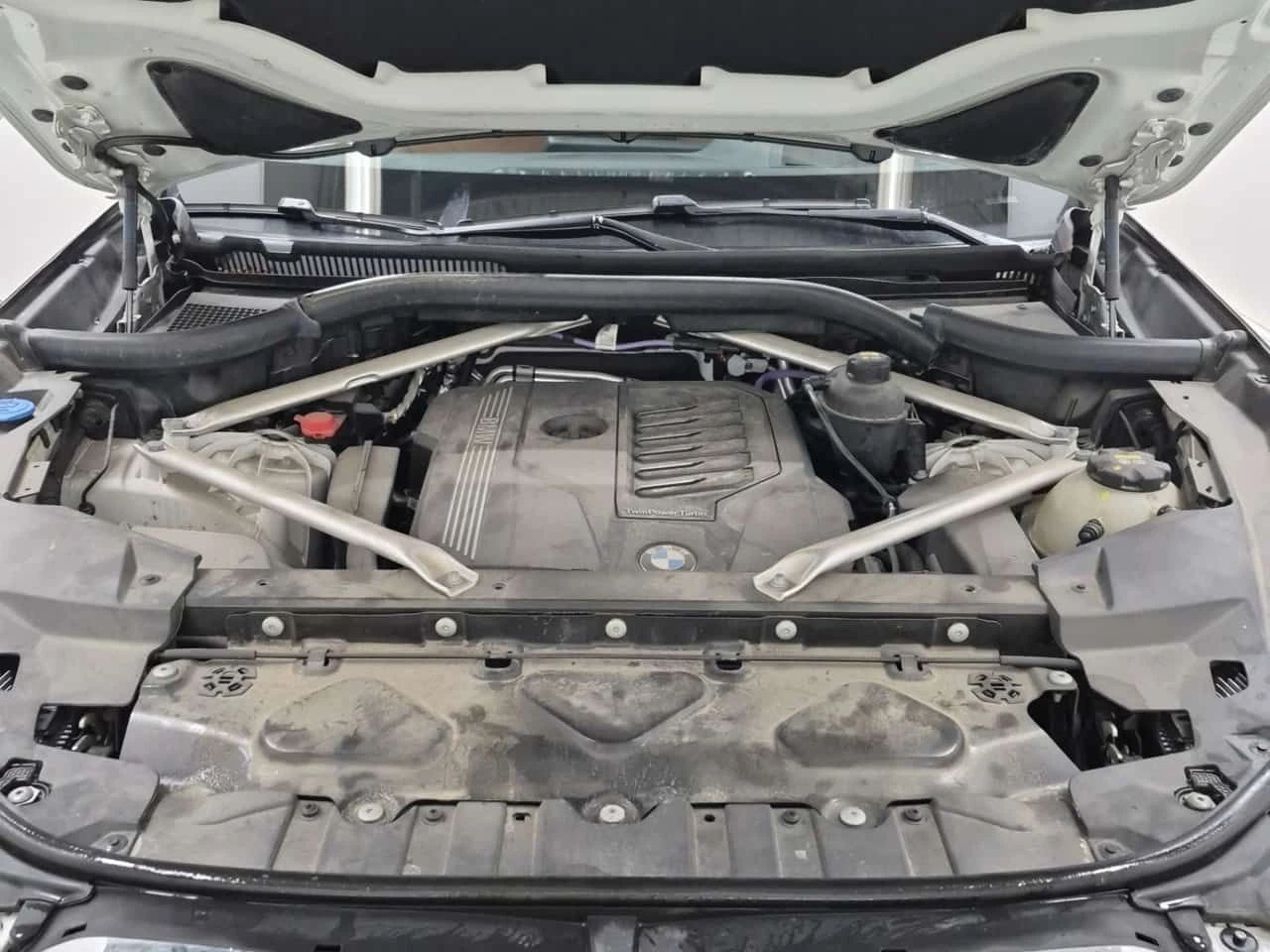 BMW X5 * xDrive40i * ПОДГРЕВИ * ПАНО * 2 КЛЮЧА * CARFAX *, снимка 16 - Автомобили и джипове - 54794253