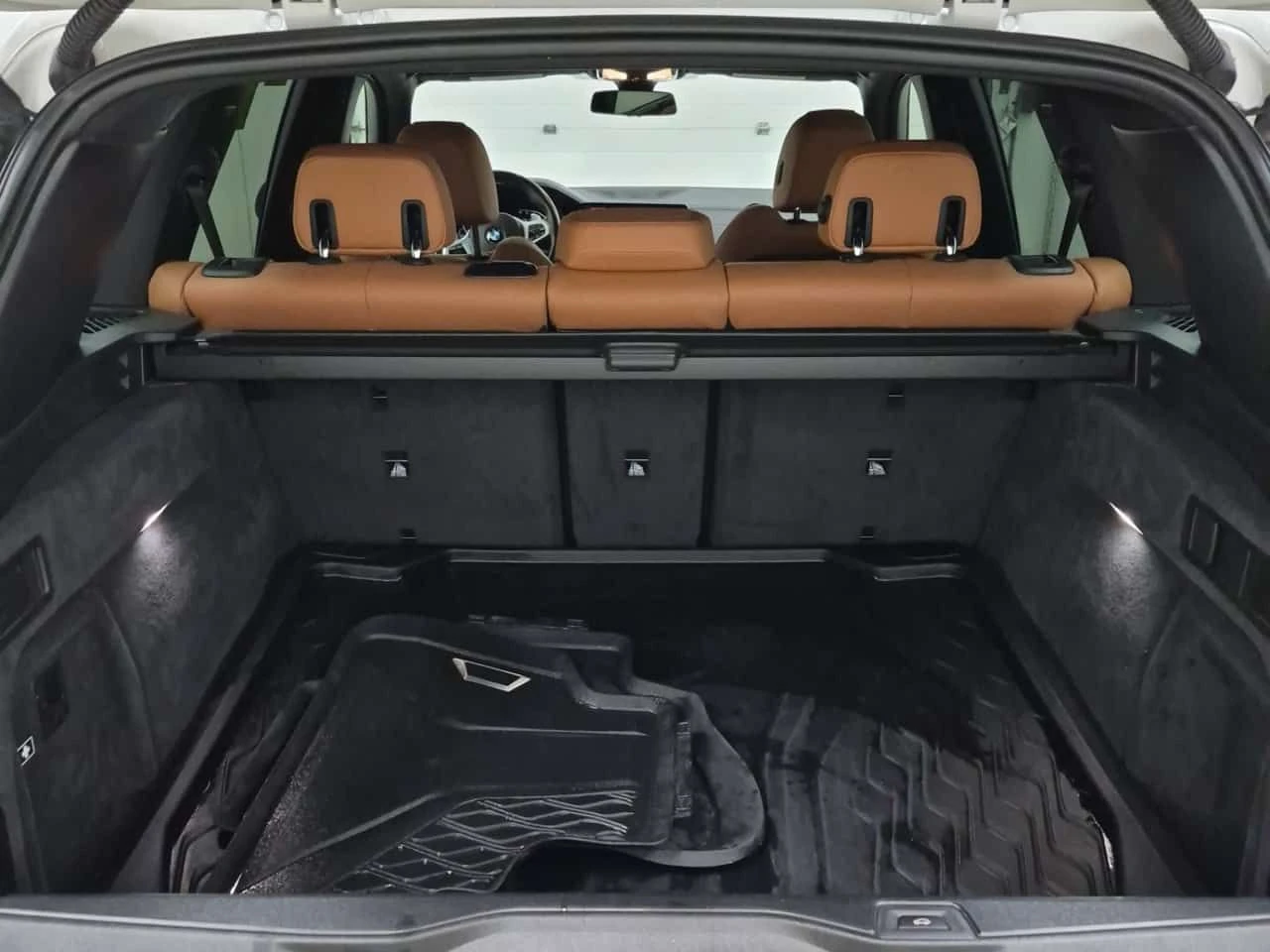 BMW X5 * xDrive40i * ПОДГРЕВИ * ПАНО * 2 КЛЮЧА * CARFAX *, снимка 14 - Автомобили и джипове - 54794253