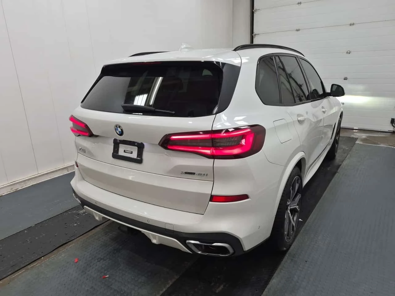 BMW X5 * xDrive40i * ПОДГРЕВИ * ПАНО * 2 КЛЮЧА * CARFAX *, снимка 3 - Автомобили и джипове - 54794253