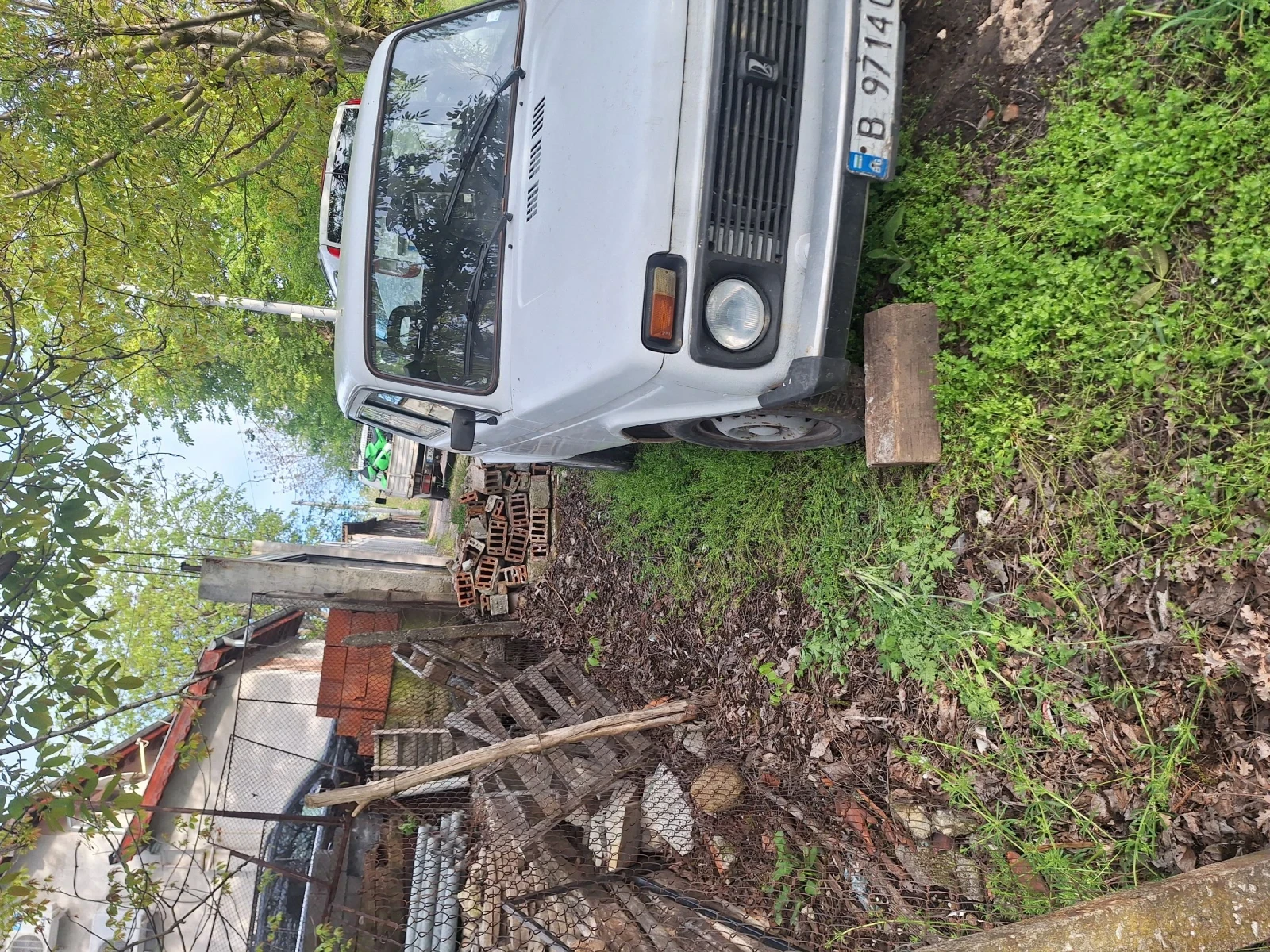 Lada Niva 1.7i, снимка 2 - Автомобили и джипове - 55078353