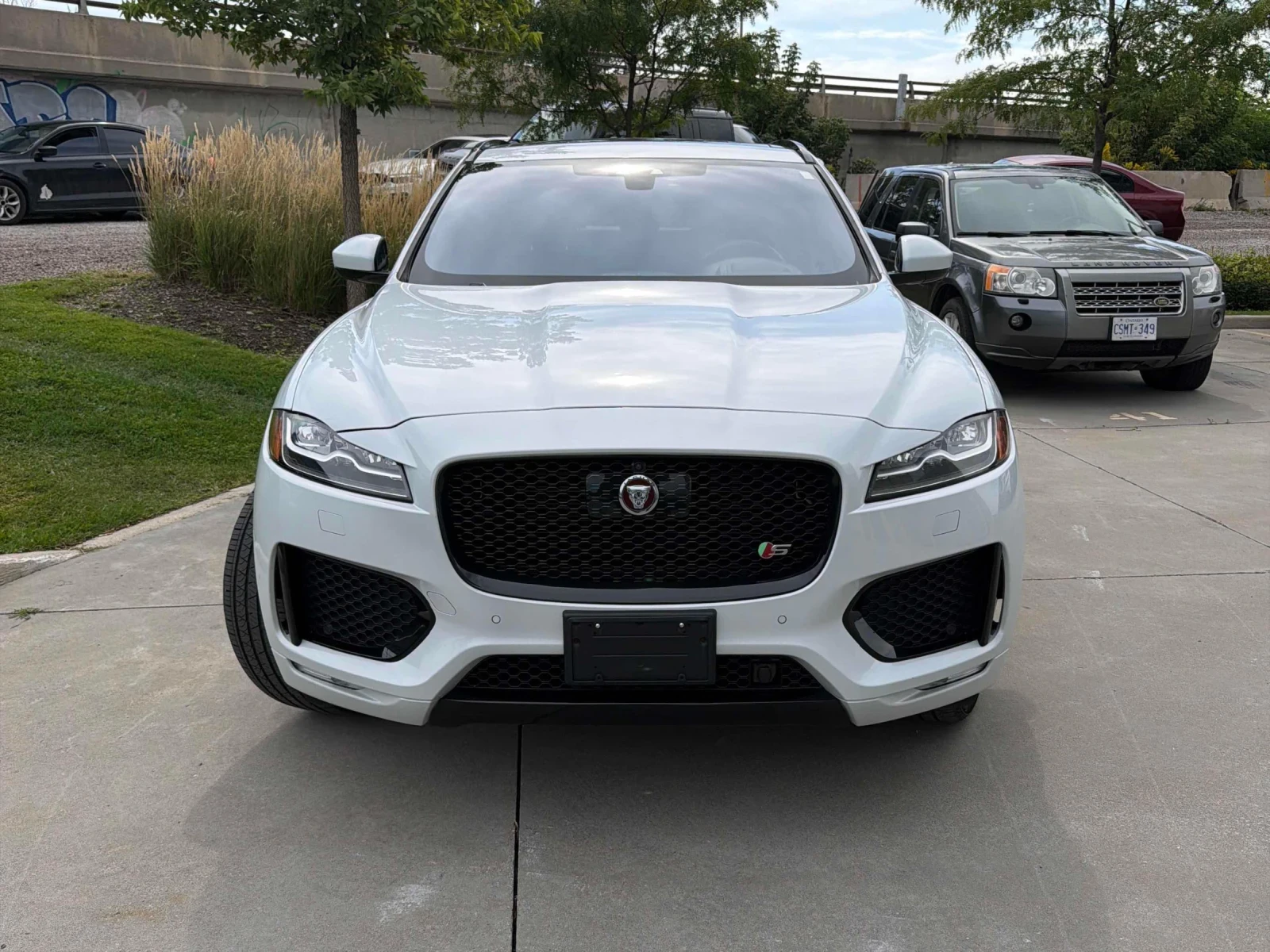 Jaguar F-PACE S* Pano* HUD* Back cam* Meridian* Подгрев* , снимка 3 - Автомобили и джипове - 56119946