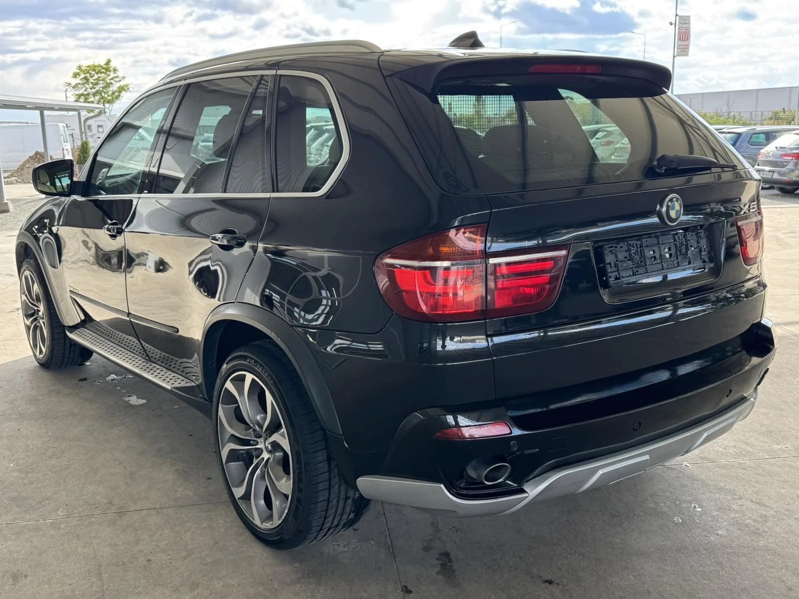 BMW X5 3.0d* 235ps* X Drive* АЕРО ПАКЕТ* НАВИ* КОЖА* ПАНО, снимка 3 - Автомобили и джипове - 56195507