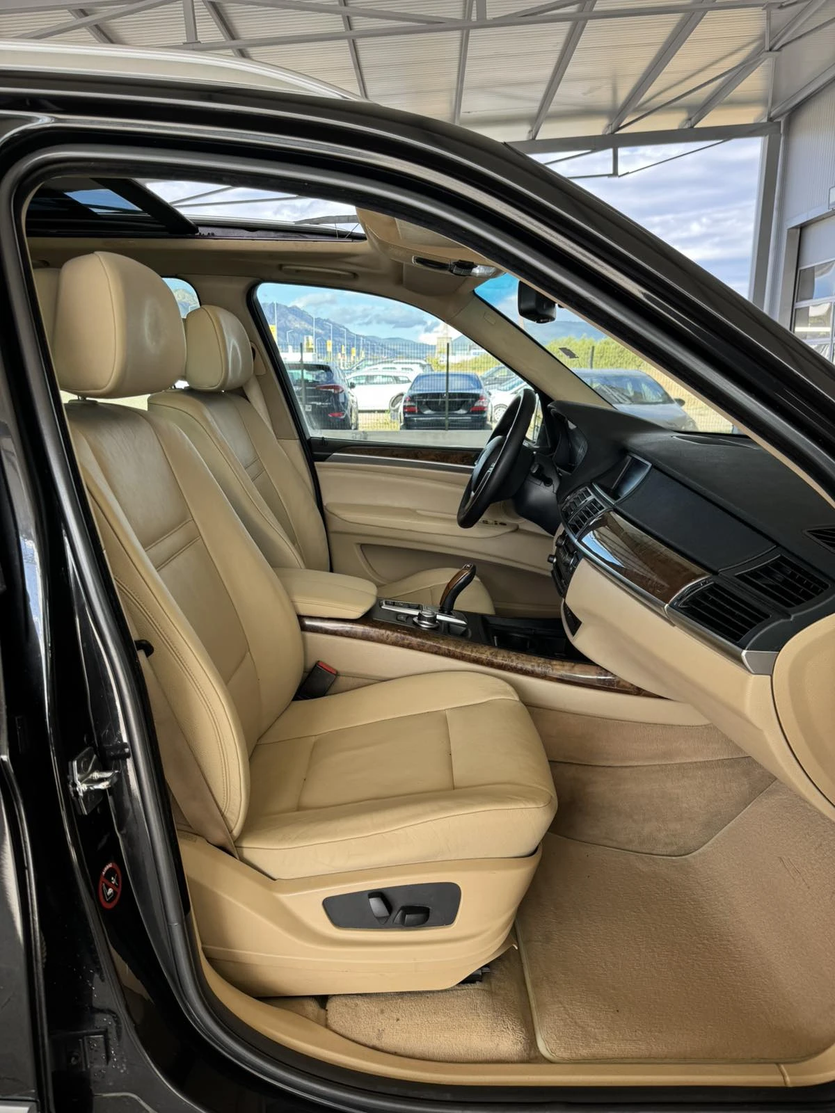 BMW X5 3.0d* 235ps* X Drive* АЕРО ПАКЕТ* НАВИ* КОЖА* ПАНО, снимка 11 - Автомобили и джипове - 56195507