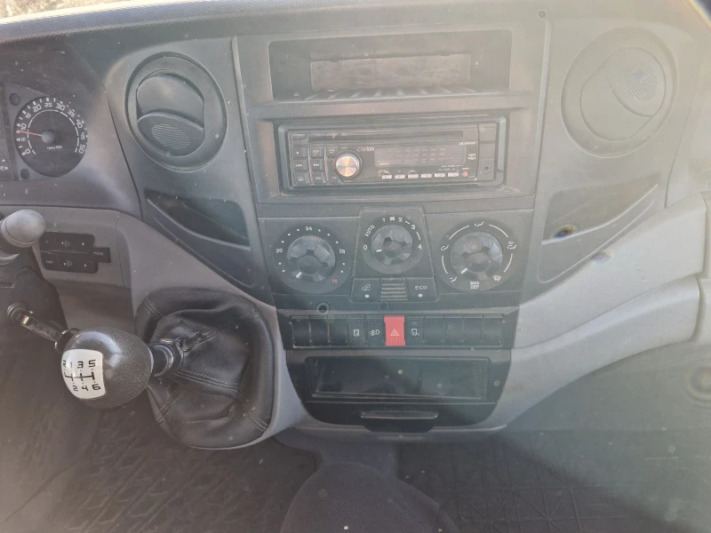 Iveco 35S18 3.0D 177 к.с. Maxi База Климатик 5+ 1, снимка 10 - Бусове и автобуси - 52920389