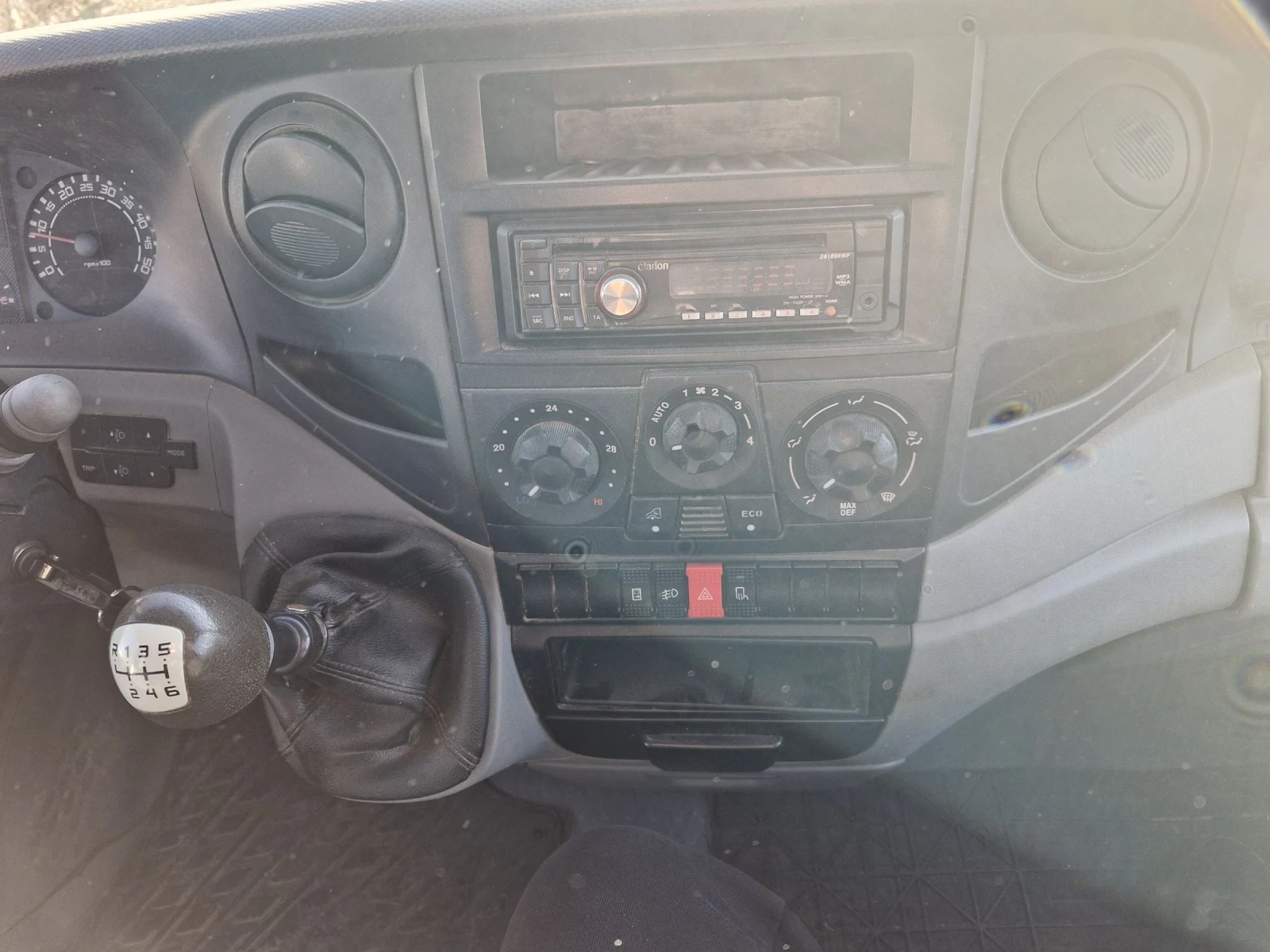 Iveco 35S18 3.0D 177 к.с. Maxi База Климатик 5+ 1 - изображение 10