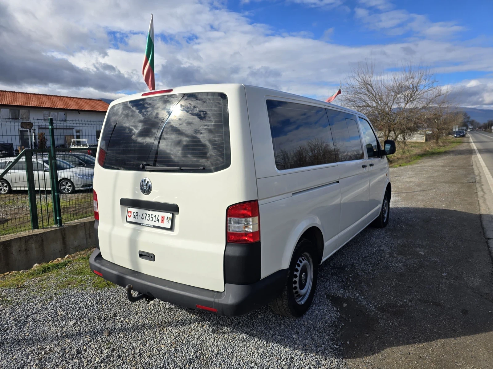 VW Caravelle 2.5TDI174hp XL - изображение 4
