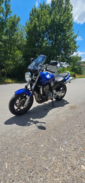 ����� �� �������� �� Honda Hornet 919