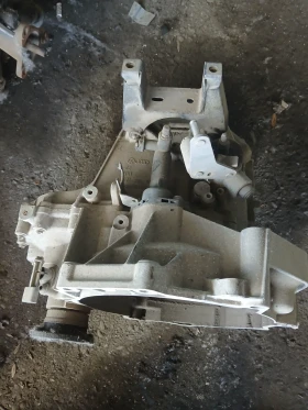 02T 301 103 M 03 скорости ръчни VW Polo , снимка 2