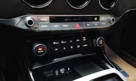 Kia Stinger 3.3* GT* ПОДГРЕВ* ОБДУХВАНЕ* ХЕДЪП* КАМЕРА* КЕЙЛЕС, снимка 10