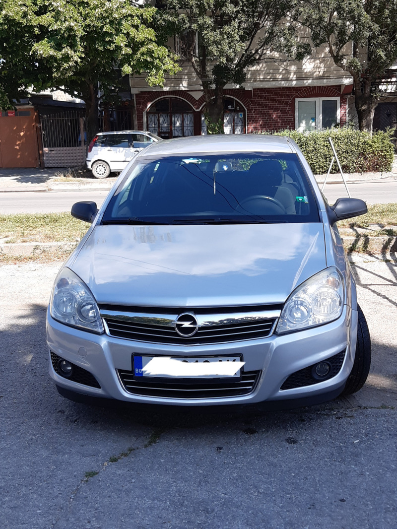 Opel Astra H, снимка 1 - Автомобили и джипове - 46321095