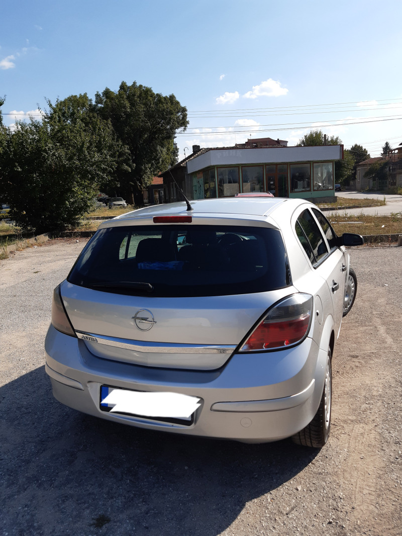 Opel Astra H, снимка 6 - Автомобили и джипове - 46321095
