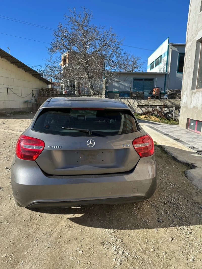 Mercedes-Benz A 180 CDI Уникат, снимка 8 - Автомобили и джипове - 48378093