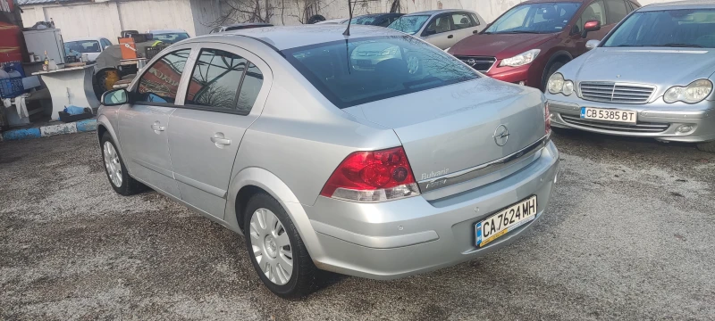 Opel Astra, снимка 4 - Автомобили и джипове - 48443424