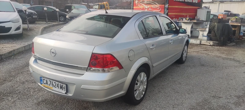 Opel Astra, снимка 3 - Автомобили и джипове - 48443424