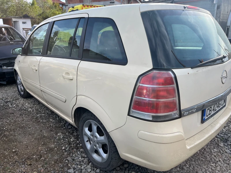 Opel Zafira 1.9 JTD, снимка 6 - Автомобили и джипове - 48620440