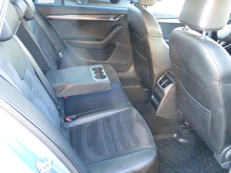 Skoda Octavia SCOUT 4x4, снимка 13 - Автомобили и джипове - 49584931