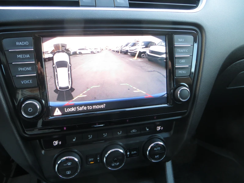 Skoda Octavia SCOUT 4x4, снимка 10 - Автомобили и джипове - 49584931