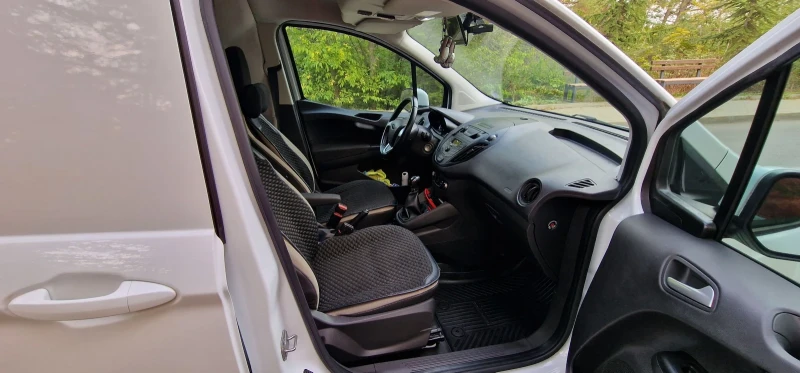 Ford Courier 1.6D 95к.с. Германия, снимка 12 - Автомобили и джипове - 53047390