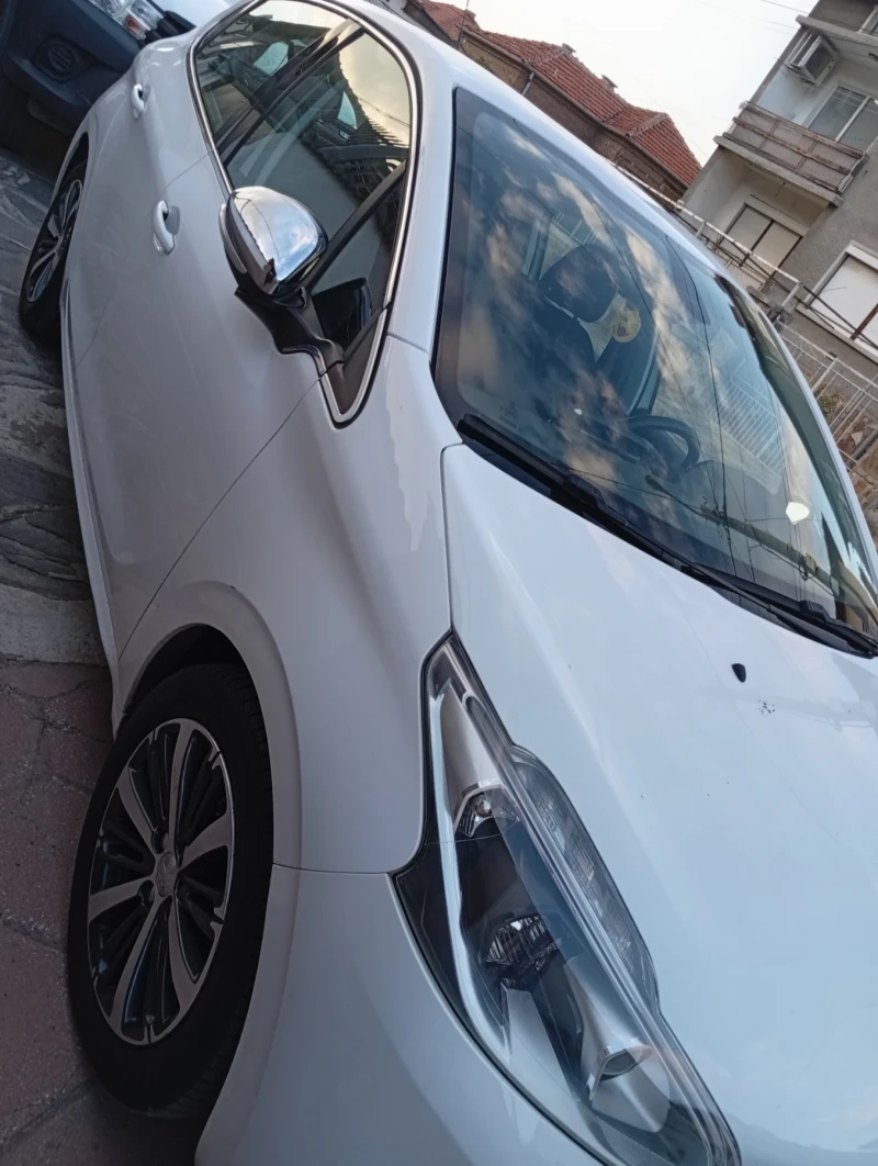 Peugeot 208, снимка 2 - Автомобили и джипове - 52158397