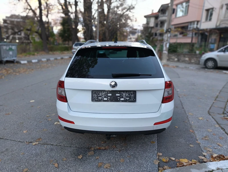 Skoda Octavia 1.6 КАТО НОВА , снимка 4 - Автомобили и джипове - 52673094