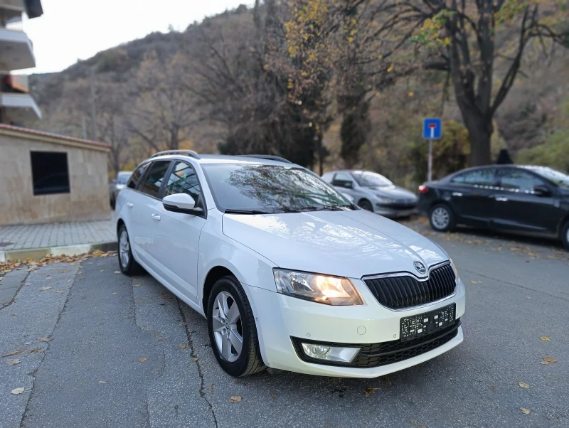 Skoda Octavia 1.6 КАТО НОВА , снимка 5 - Автомобили и джипове - 52673094