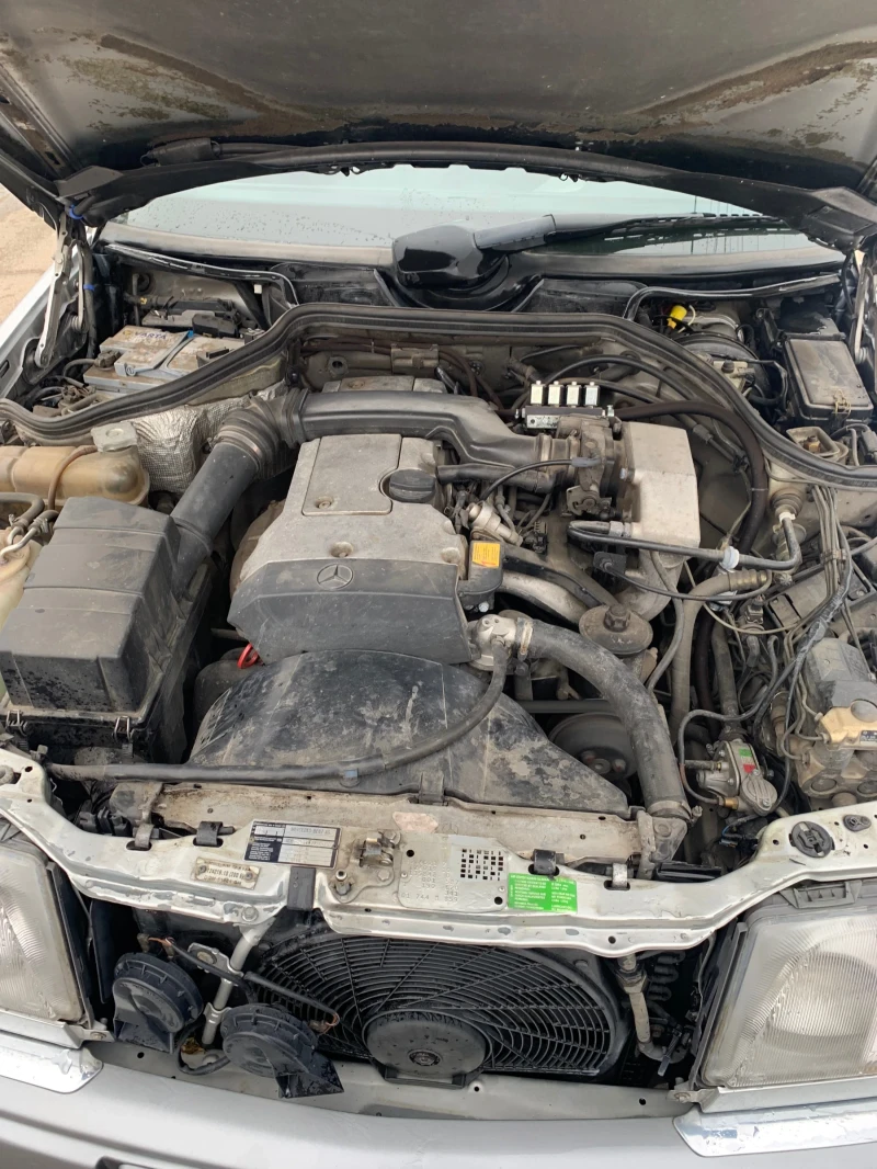 Mercedes-Benz 124 E200 gaz klima, снимка 9 - Автомобили и джипове - 53089655