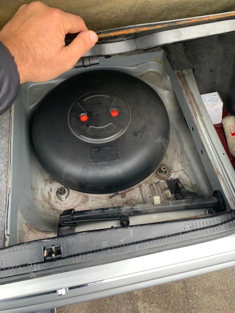 Mercedes-Benz 124 E200 gaz klima, снимка 12 - Автомобили и джипове - 53089655