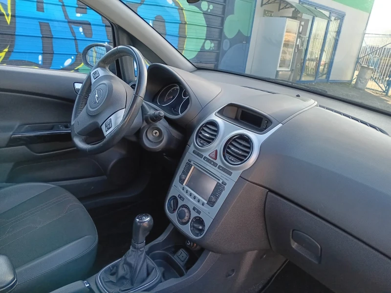 Opel Corsa 1.3 CDTI кожа нави, снимка 6 - Автомобили и джипове - 53132599