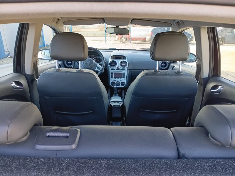 Opel Corsa 1.3 CDTI кожа нави, снимка 12 - Автомобили и джипове - 53132599
