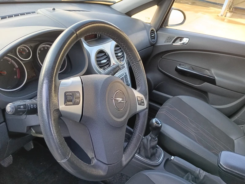 Opel Corsa 1.3 CDTI кожа нави, снимка 7 - Автомобили и джипове - 53132599
