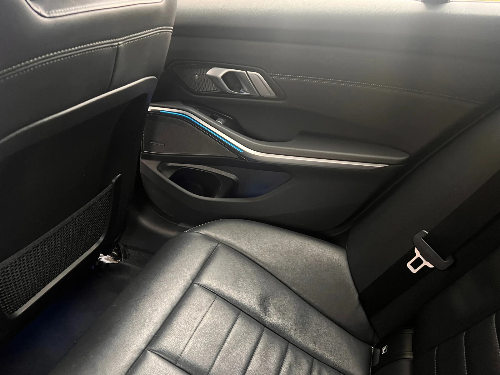 BMW 320 e xDrive Plug-in hybrid M-sport  | Mobile.bg   13