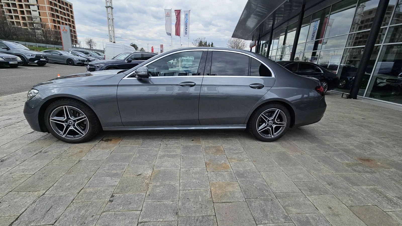 Mercedes-Benz E 200 4MATIC - изображение 4