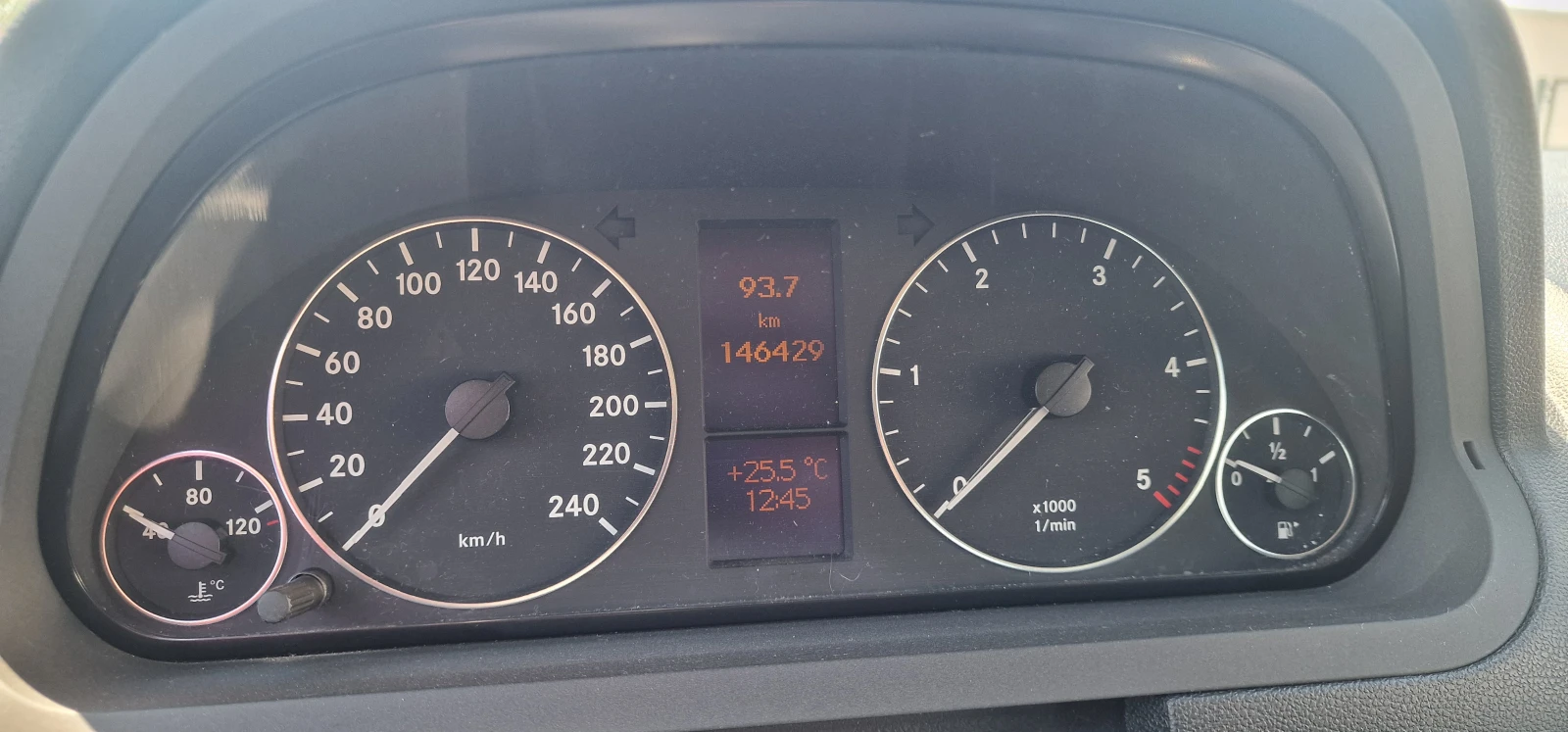 Mercedes-Benz A 180  - изображение 10