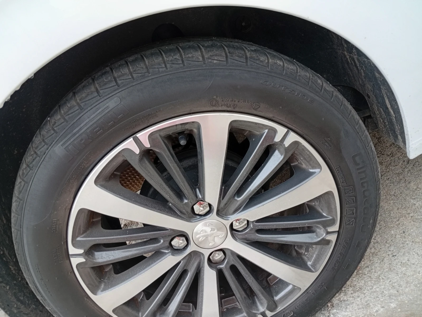 Peugeot 208  - изображение 6