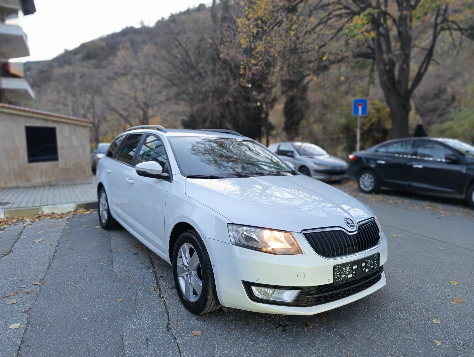 Skoda Octavia 1.6 КАТО НОВА  - изображение 5
